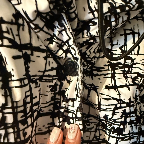 Calvin Klein Black and White Patterned Jacket - Picture 12 of 12